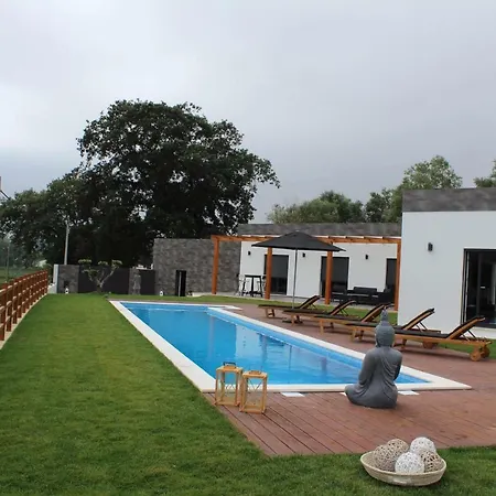 Monte Teo- Casa E Piscina Privada * 알코바카